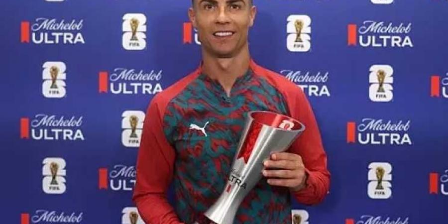 بعد
      أرقامه
      التاريخية..
      رونالدو
      رجل
      مباراة
      البرتغال
      وأوزبكستان
      في
      كأس
      العالم
