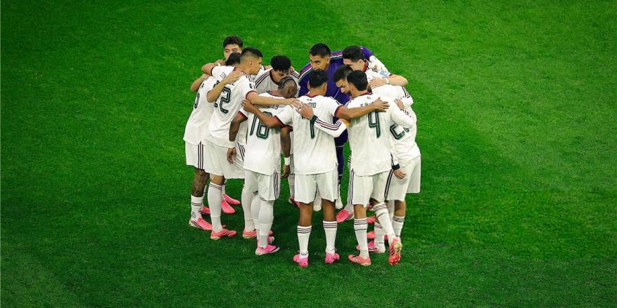 بالبلدي : فيديو
      |
      المكسيك
      تفوز
      بثلاثية
      على
      التشيك
      وتتصدر
      مجموعتها
      في
      كأس
      العالم