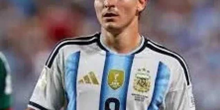 بيدري:
      أتمنى
      رؤية
      ألفاريز
      بقميص
      برشلونة