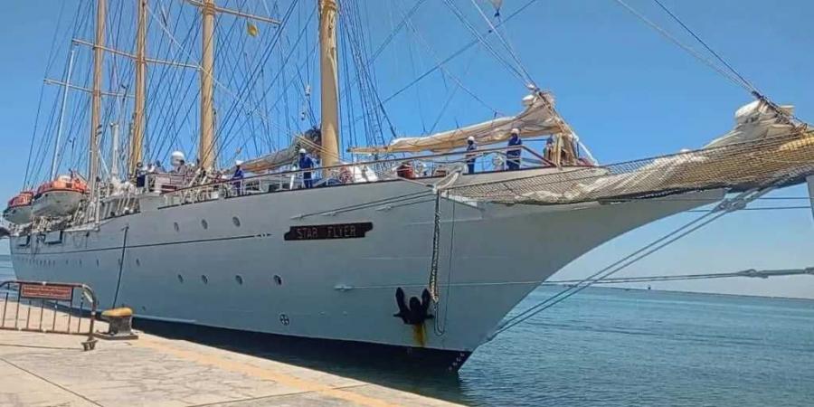 ميناء
      غرب
      بورسعيد
      السياحي
      يستقبل
      السفينة
      الشراعية
      STAR
      FLYER