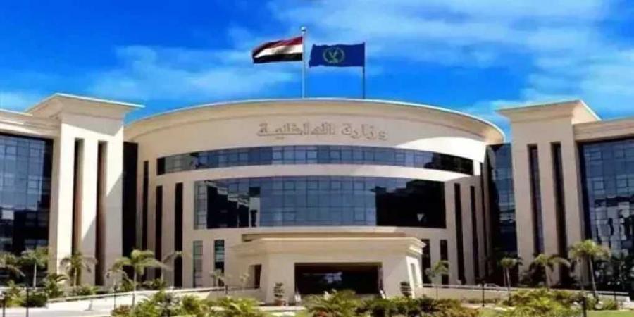 بعد
      فيديو
      أثار
      الجدل..
      الداخلية
      تضبط
      تشكيلًا
      عصابيًا
      سرق
      60
      مركبة
      وتعيد
      الدراجة
      النارية
      لصاحبها
      بالإسكندرية