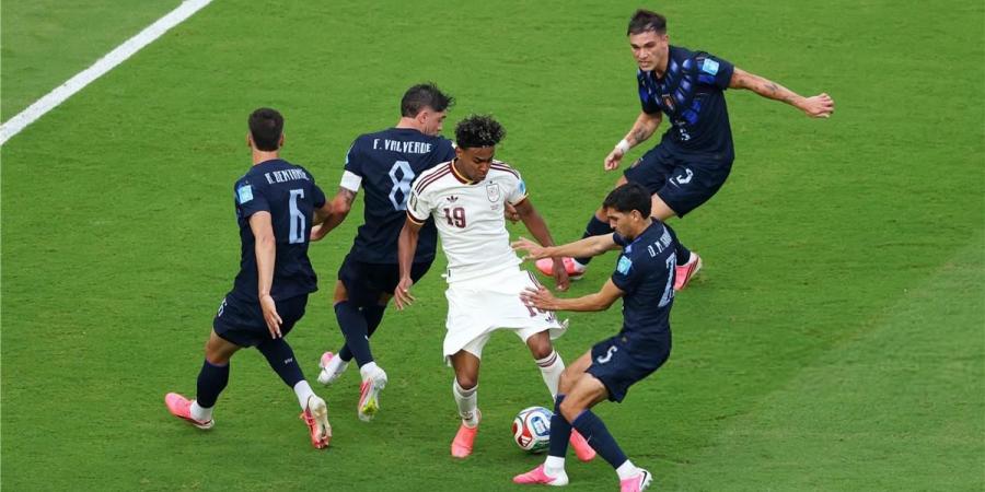بالبلدي : فيديو
      |
      إسبانيا
      تجتاز
      أوروجواي
      بصعوبة
      وتتأهل
      متصدرة
      إلى
      دور
      الـ32
      من
      كأس
      العالم