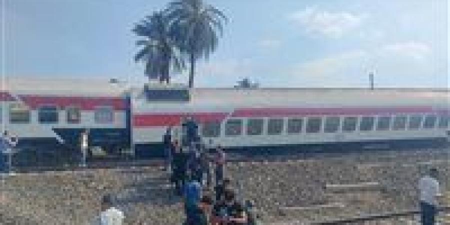 بالبلدي: أول
      تحرك
      رسمي
      لكشف
      أسباب
      خروج
      (4)
      عربات
      قطار
      (القاهرة
      الإسكندرية)
      عن
      القضبان