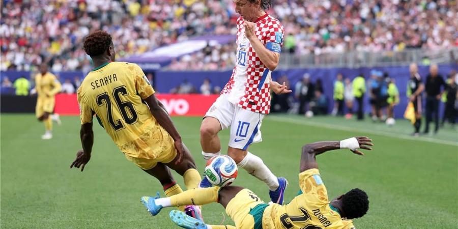 بالبلدي : فيديو
      |
      كرواتيا
      تخطف
      فوزًا
      مثيرًا
      أمام
      غانا
      وتتأهلان
      معًا
      لدور
      الـ32
      بكأس
      العالم