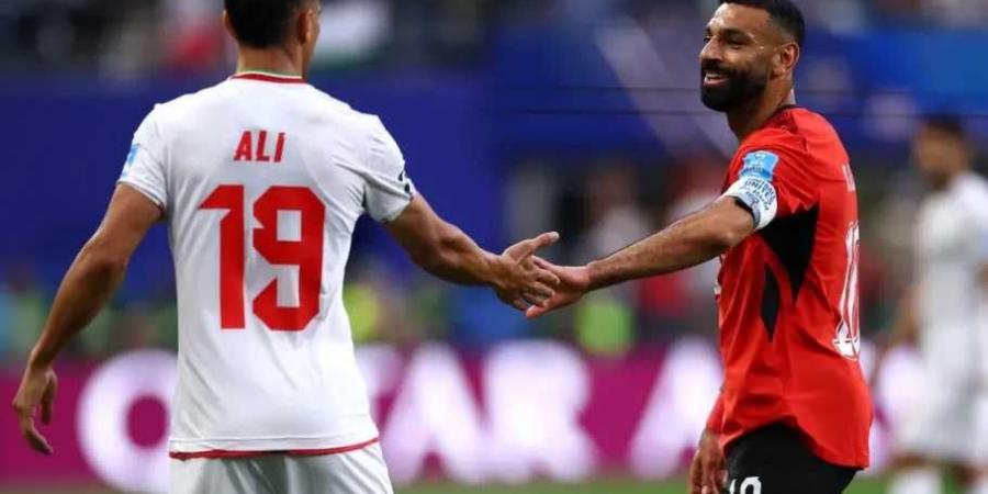صلاح
      يبدأ
      برنامجه
      العلاجي
      ويقترب
      من
      اللحاق
      بمواجهة
      مصر
      وأستراليا