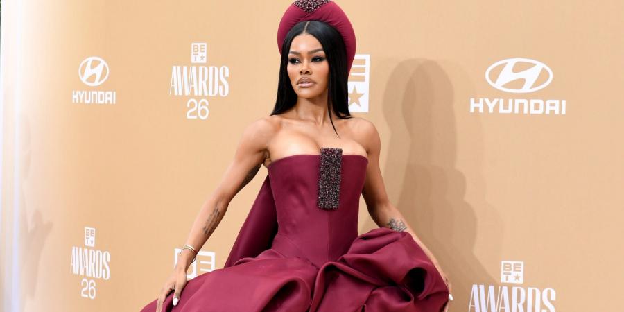 بالبلدي: تنورة تيانا تايلور الضخمة تخطف الأنظار في حفل جوائز BET Awards 2026