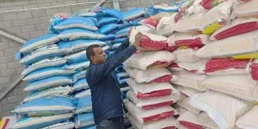 تموين
      الأقصر:
      ضبط
      نصف
      طن
      أرز
      مجهول
      المصدر
      داخل
      مركز
      تعبئة
      في
      البياضية