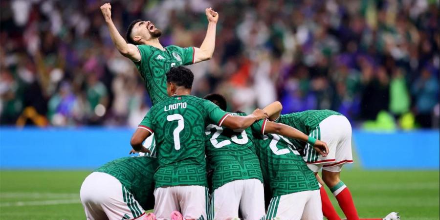 بالبلدي : فيديو
      |
      المكسيك
      تضرب
      الإكوادور
      بثنائية
      وتواصل
      مشوارها
      في
      كأس
      العالم