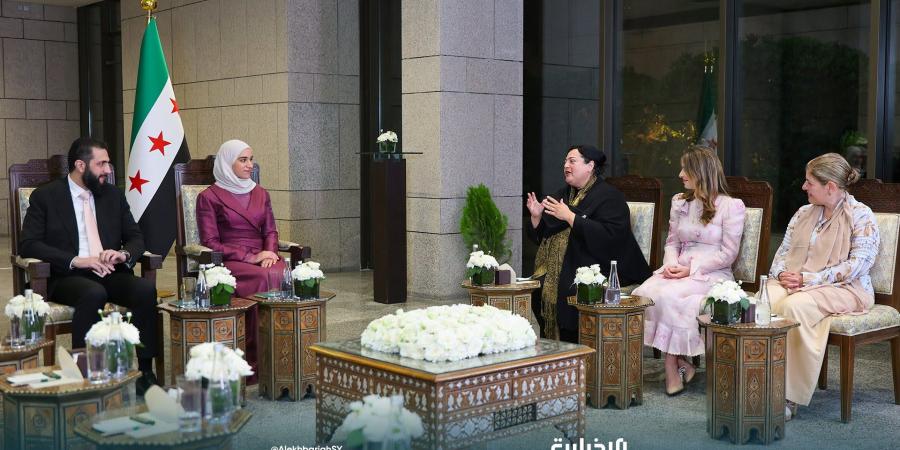 بالبلدي: صور جديدة من إطلالة لطيفة الدروبي مع أحمد الشرع خلال مناسبة رسمية بدمشق