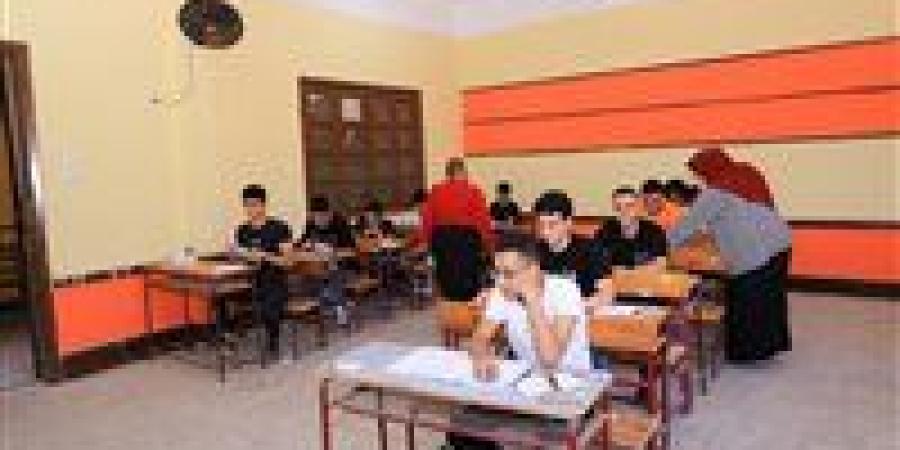 بالبلدي : مستشار
      اللغة
      الإنجليزية
      بوزارة
      التعليم
      تعلق
      على
      امتحان
      الثانوية
      العامة..
      ماذا
      قالت؟