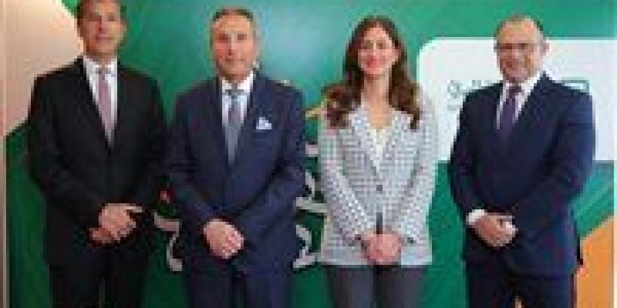 بالبلدي: "البنك
      الأهلي"
      يتصدر
      بلومبرج
      العالمية
      من
      خلال
      إدارته
      19
      صفقة
      تمويلية
      بقيمة
      168.9
      مليار
      جنيه