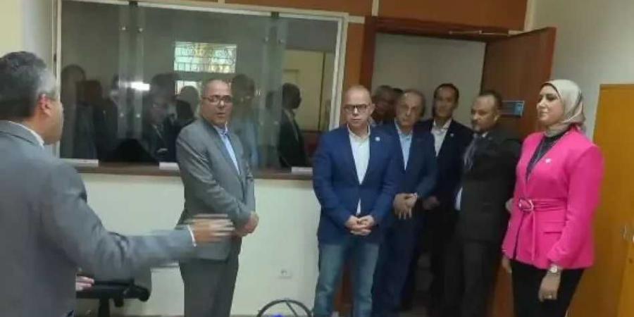 وزير
      الاستثمار:
      صادرات
      المنطقة
      الحرة
      بالعامرية
      بلغت
      5.3
      مليارات
      دولار
      وتوفر
      55
      ألف
      فرصة
      عمل