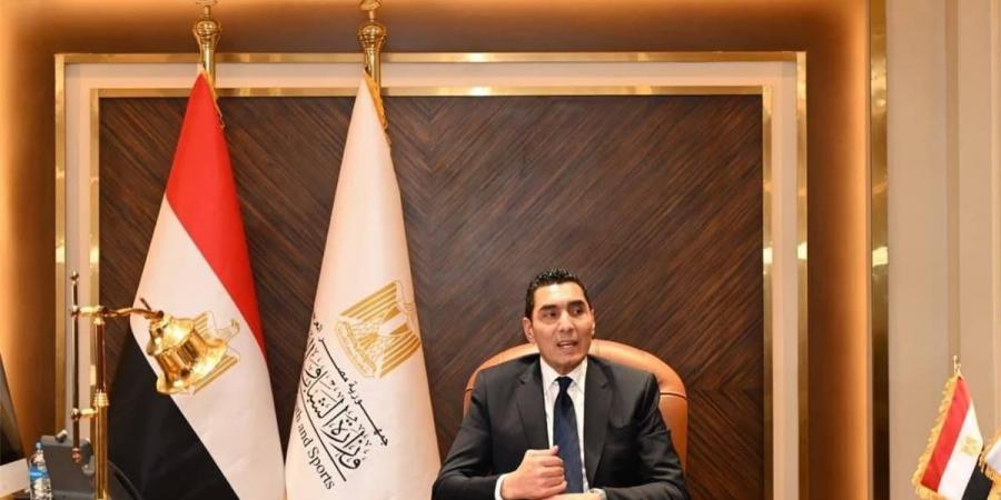 بالبلدي : وزير
      الرياضة
      يحسم
      موقف
      حسام
      حسن
      بعد
      وداع
      كأس
      العالم..
      ويصرح:
      منتخب
      مصر
      استعاد
      شخصيته