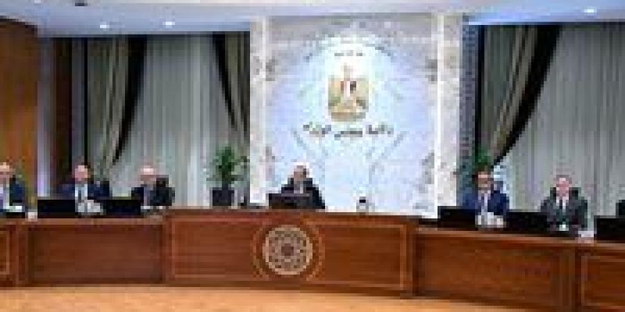 بالبلدي: مدبولي:
      افتتاح
      مقر
      "القيادة
      الاستراتيجية"
      للدولة
      بالعاصمة
      الجديدة
      مبعث
      فخر
      لنا
      جميعا
      كمصريين