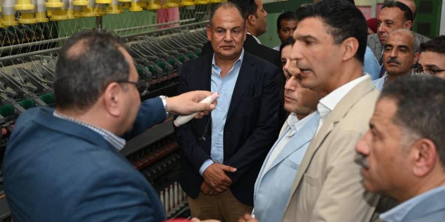 بالبلدي: بالصور..
      وزير
      الصناعة
      ومحافظ
      الغربية
      يتفقدان
      مجمع
      مصانع
      شركة
      مصر
      للغزل
      والنسيج
      بالمحلة
      الكبرى