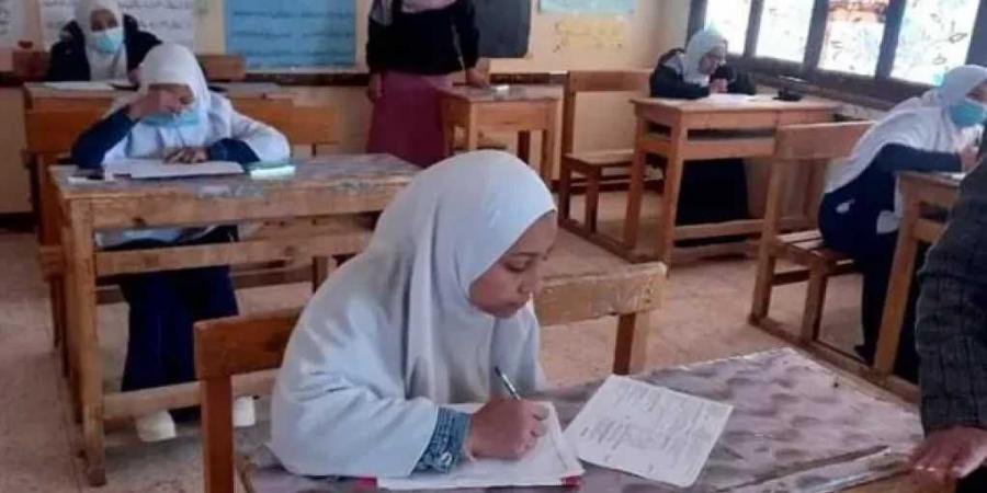 خطوة
      بخطوة..
      طريقة
      الاستعلام
      عن
      نتيجة
      الثانوية
      الأزهرية
      2026
      برقم
      الجلوس