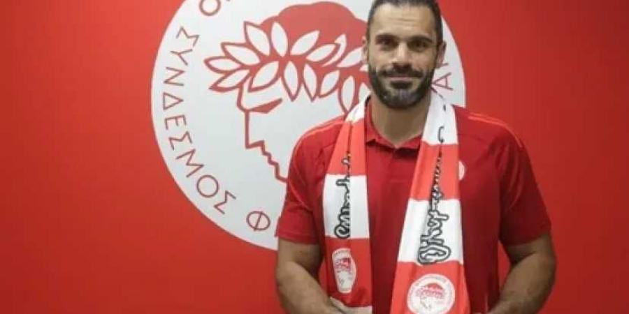 رسميا..
      كريم
      هنداوي
      ينتقل
      إلى
      أولمبياكوس
      اليوناني