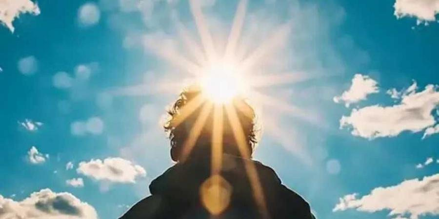 أخطر
      ساعات
      الموجة
      الحارة..
      استشاري
      يحذر:
      تجنبوا
      التعرض
      للشمس
      من
      12
      ظهرا
      إلى
      4
      عصرا