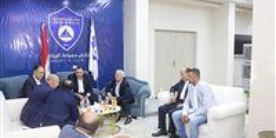 بالبلدي: زيارة
      لمحافظ
      دمياط
      إلى
      نادي
      دمياط
      لمتابعة
      خطط
      التطوير
      ودعم
      الفريق
      الأول