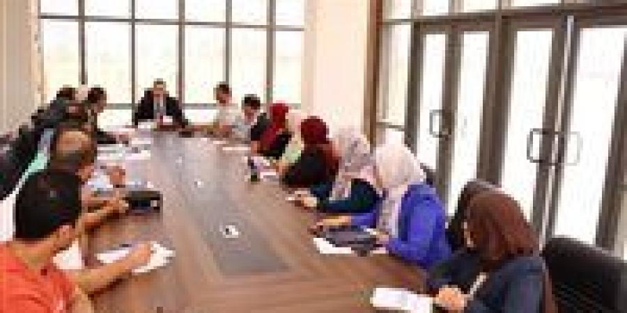 بالبلدي: محافظ
      دمياط
      يتابع
      ملف
      المتغيرات
      المكانية
      ويشدد
      على
      سرعة
      حسم
      المخالفات
      وطلبات
      التصالح