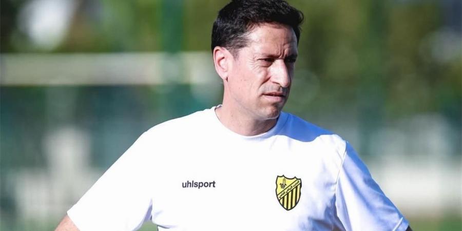 بالبلدي : مدرب
      المغرب
      الفاسي
      السابق
      يكشف
      حقيقة
      التفاوض
      معه
      لتدريب
      الزمالك