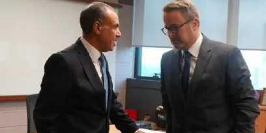 وزير
      خارجية
      لوكسمبورج
      يشيد
      بالدور
      المحوري
      الذي
      تضطلع
      به
      مصر
      في
      دعم
      الأمن
      والاستقرار
      بالمنطقة