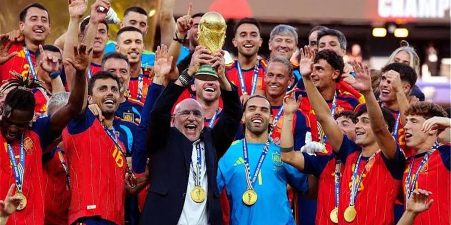 بالبلدي : المونديال
      ودوري
      أبطال
      أوروبا..
      المدرسة
      الإسبانية
      تسيطر
      على
      الألقاب
      الكبيرة
      في
      موسم
      20252026