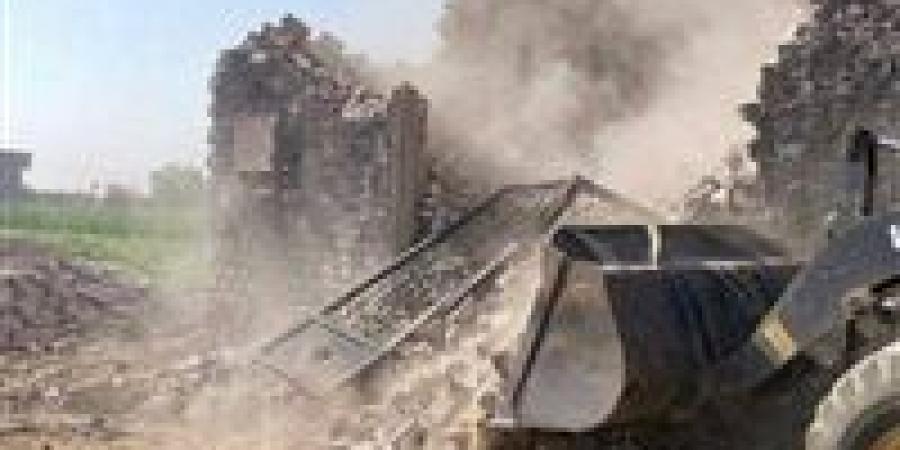 بالبلدي: محافظ
      الجيزة
      يتابع
      إزالة
      التعديات
      على
      الأراضي
      الزراعية
      وأملاك
      الدولة
      بأطفيح
