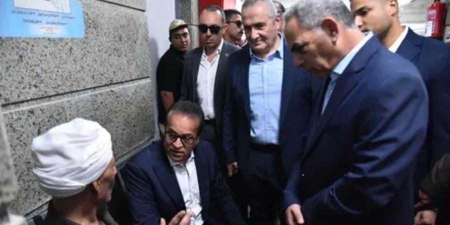 خالد
      عبدالغفار
      يستمع
      لآراء
      مرضى
      الأورام
      بمعهد
      الإسماعيلية..
      والمريض:
      الخدمة
      الطبية
      متميزة
      ولم
      يطلب
      مني
      أحد
      أي
      مبالغ