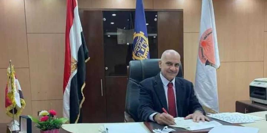 جامعة
      أسوان
      تقود
      الابتكار
      الأخضر
      بكلية
      الزراعة
      والموارد
      الطبيعية
      عبر
      تحويل
      المخلفات
      لثروات
      وتعزيز
      الحلول
      الصحية