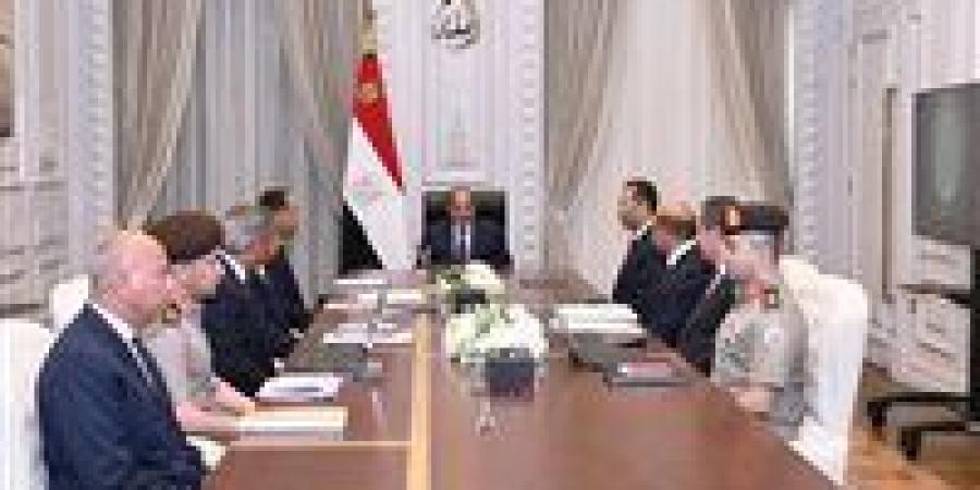 بالبلدي: الرئيس
      السيسى
      يوجه
      بعرض
      إنجازات
      رقمنة
      التراث
      الإعلامى
      المصرى
      على
      الرأى
      العام