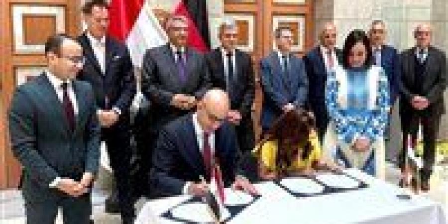 بالبلدي : عاجل.
      وزير
      التعليم
      يعتمد
      نتيجة
      الثانوية
      العامة
      2026
      بعد
      قليل