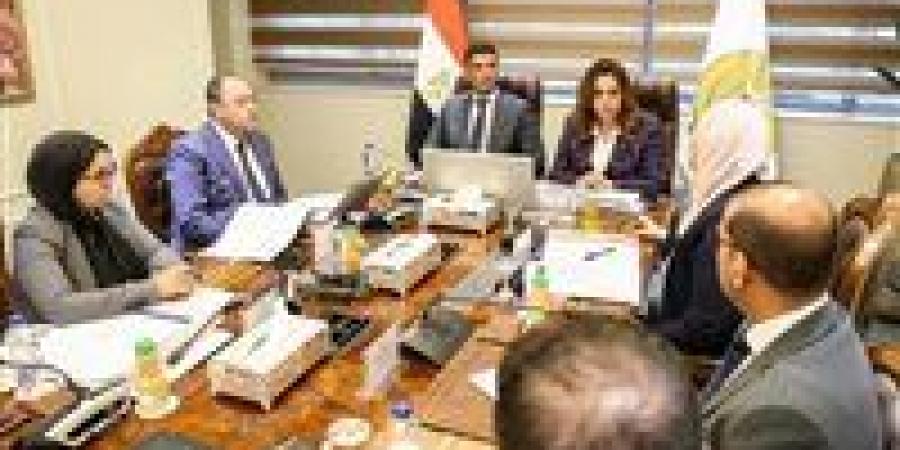 بالبلدي: التنمية
      المحلية
      والصناعة
      تبحثان
      دعم
      مشروعات
      هيئة
      تنمية
      الصعيد
      وتسريع
      التراخيص
      لتعزيز
      الاستثمار
      وفرص
      العمل