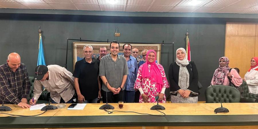 بالبلدي: لجنة
      الحج
      بنقابة
      الصحفيين
      تجري
      قرعة
      على
      3
      عمرات
      مجانية
      لذوي
      الهمم
      والصحفيات
      اللاتي
      فقدن
      أزواجهن
      وشيوخ
      المهنة