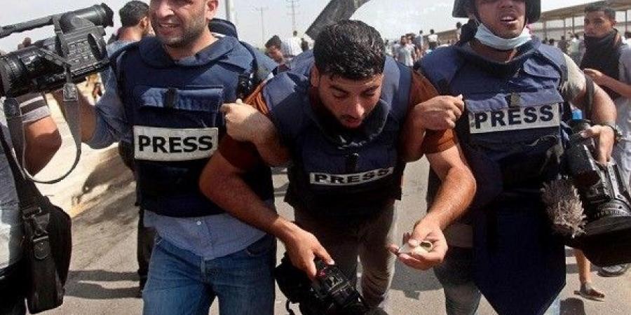 بالبلدي: مركز
      حماية
      وحرية
      الصحفيين
      يدعو
      لتحرك
      دولي
      عاجل
      لوقف
      استهداف
      الصحفيين
      الفلسطينيين