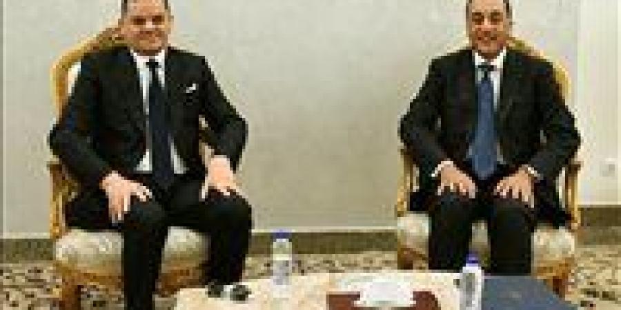 بالبلدي : مدبولي
      يؤكد
      أهمية
      وضع
      خطة
      زمنية
      للتعاون
      بين
      مصر
      وليبيا
      في
      مجالات
      الغاز
      الطبيعي