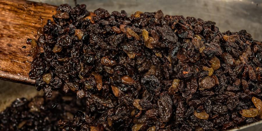 بالبلدي: 8 أسباب ستدفعك لاستهلاك مشروب ماء الزبيب يوميًا