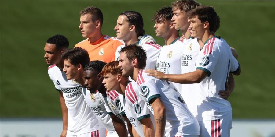 بالبلدي : قائمة
      ريال
      مدريد
      لمباراة
      فيورنتينا
      الودية..
      غياب
      لاعب
      لاقتراب
      رحيله