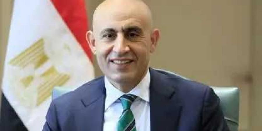 وزير
      التعليم
      يستقبل
      أوائل
      الثانوية
      العامة
      2026
      بمقر
      الوزارة
      في
      العاصمة
      الإدارية