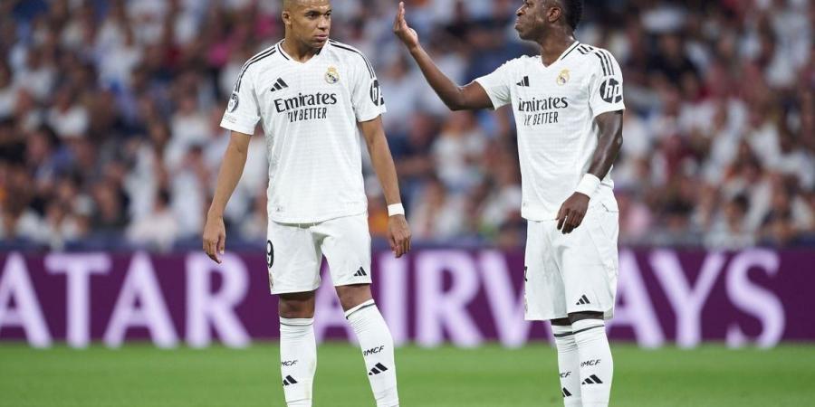 بالبلدي : شروط
      فينيسيوس
      جونيور
      لتجديد
      عقده
      مع
      ريال
      مدريد..
      ودور
      مبابي