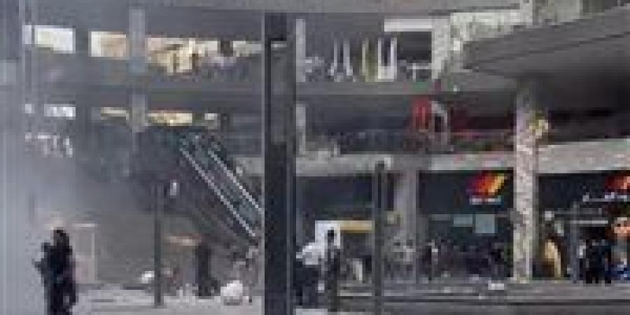 بالبلدي : بيان
      من
      النيابة
      العامة
      بشأن
      انفجار
      داخل
      مول
      بالقاهرة
      الجديدة