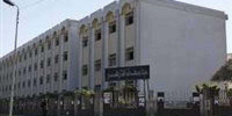 بالبلدي: رئيس
      جامعة
      الأزهر:
      المعسكرات
      الطلابية
      تسهم
      في
      إعداد
      جيل
      قادر
      على
      القيادة
      وتحمل
      المسؤولية